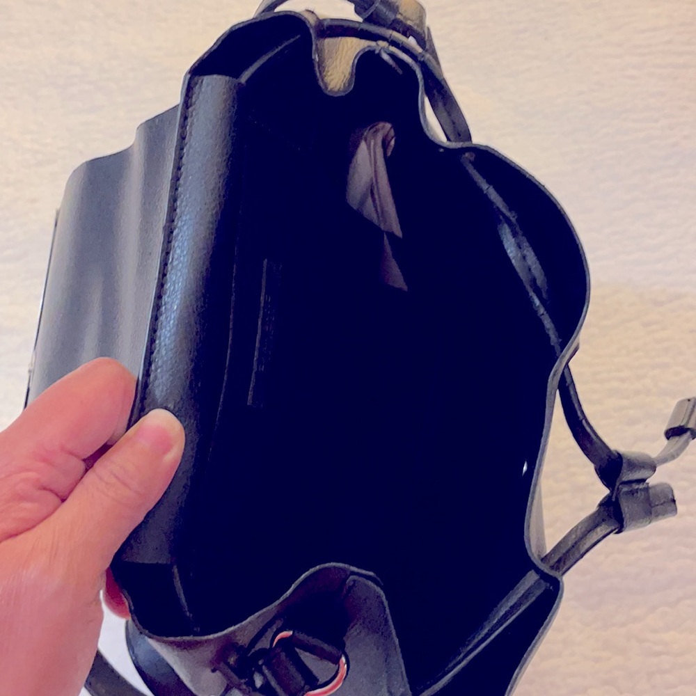 🌸💟 FINAL SALE 💟🌸 Zara Black Faux Leather Backpack - Picture 4 of 8